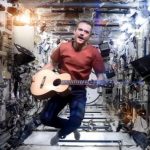 Астронавт Крис Хэдфилд готовится выпустить записанный в космосе альбом